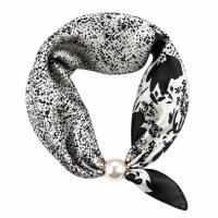 Caramelle Sjal med Magnet Black