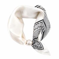 Caramelle Sjal med Magnet White