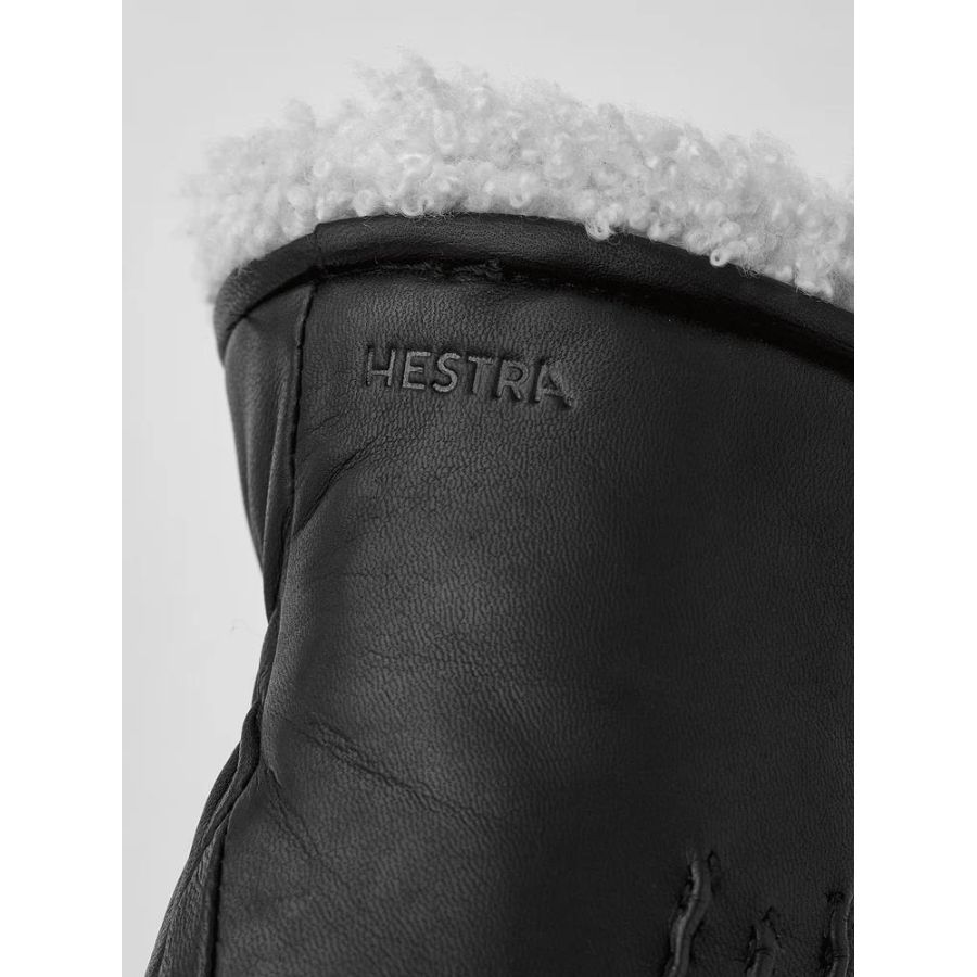 Hestra Kathryn Black